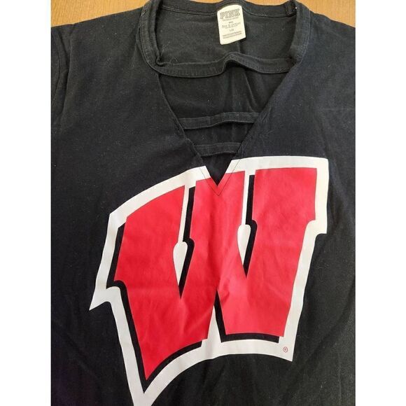 💕PINK Large Wisconsin black v neck t-shirt with red W on the front and PINK on - Picture 2 of 5